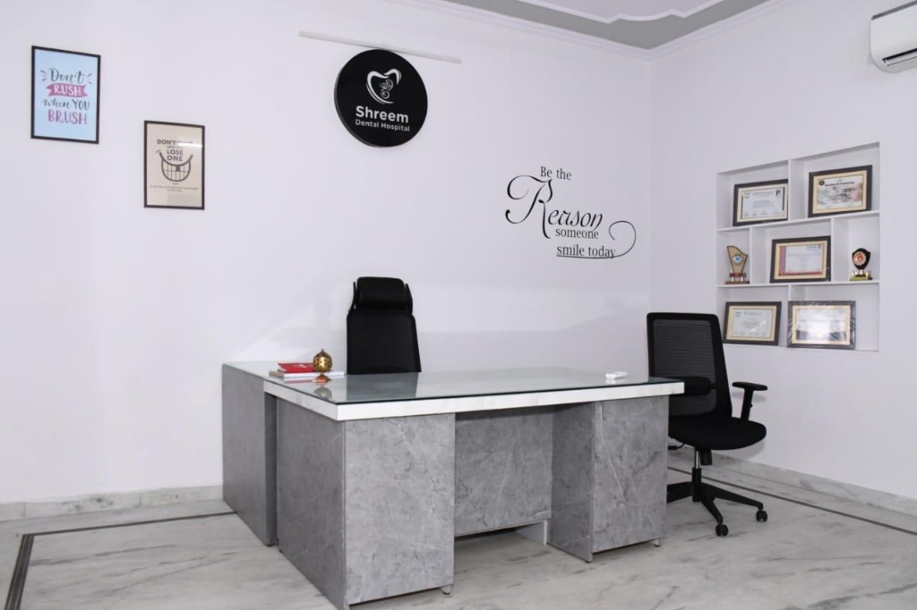 Official Shreem Clinic Reception Desk & Welcoming Lounge